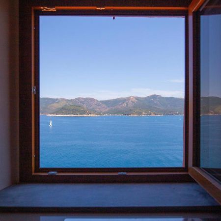 Helloelba Appartamento Il Faro Portoferraio Exterior foto