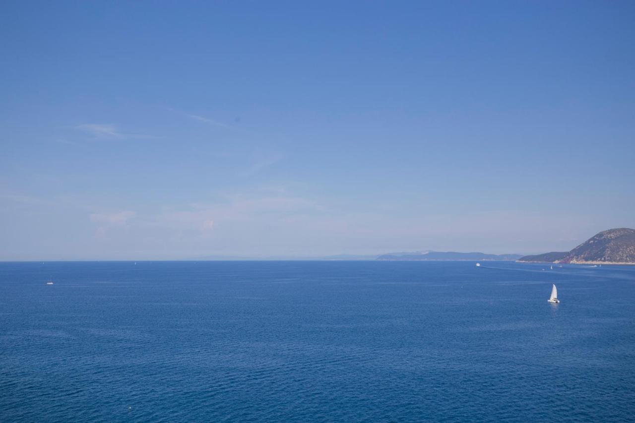 Helloelba Appartamento Il Faro Portoferraio Exterior foto